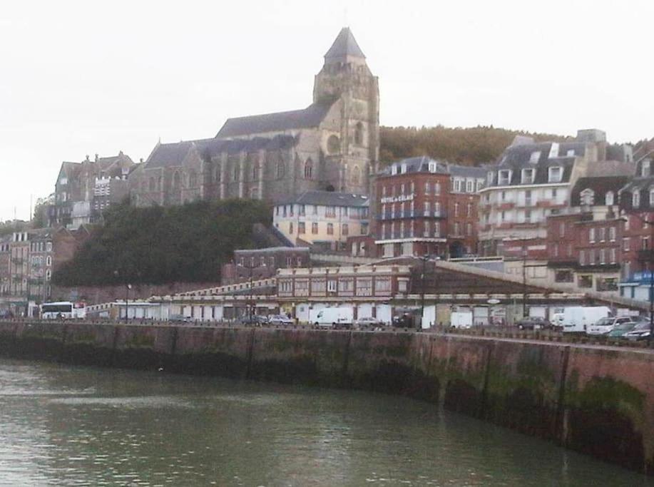 La Verriere. Les Locations Isahora C'Est Aussi Plusieurs Appart' De Standing A 2 Pas Du Chateau D'Eu, Des Falaises Du Treport, De Mers Les Bains Et Aux Portes De La Baie De Somme Eu (Seine-Maritime) Dış mekan fotoğraf