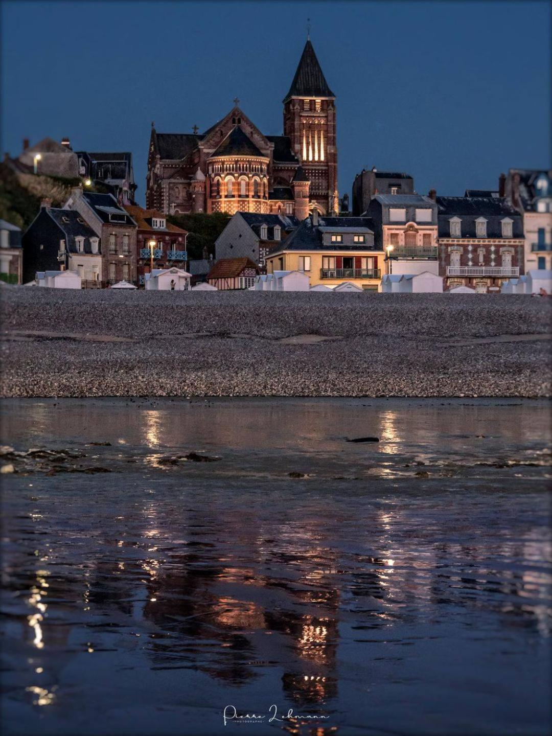 La Verriere. Les Locations Isahora C'Est Aussi Plusieurs Appart' De Standing A 2 Pas Du Chateau D'Eu, Des Falaises Du Treport, De Mers Les Bains Et Aux Portes De La Baie De Somme Eu (Seine-Maritime) Dış mekan fotoğraf